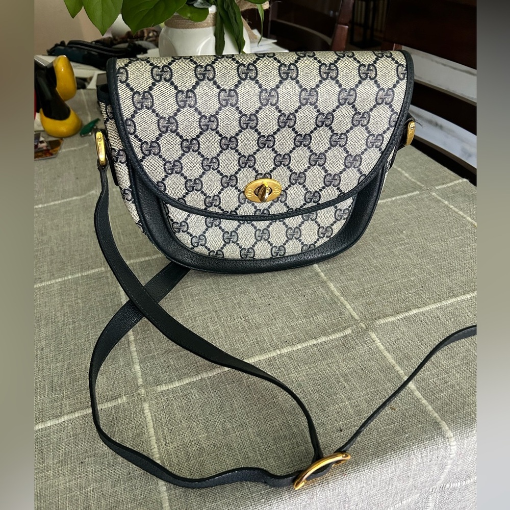 Vintage Gucci GG Supreme Monogram crossbody bag - Navy Leather trim